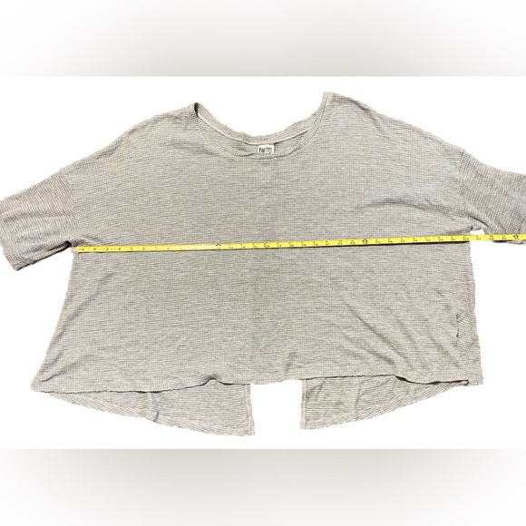 Free People Women’s M Top Gray Storyteller Waffle Knit Open Back Oversized - Picture 9 of 10